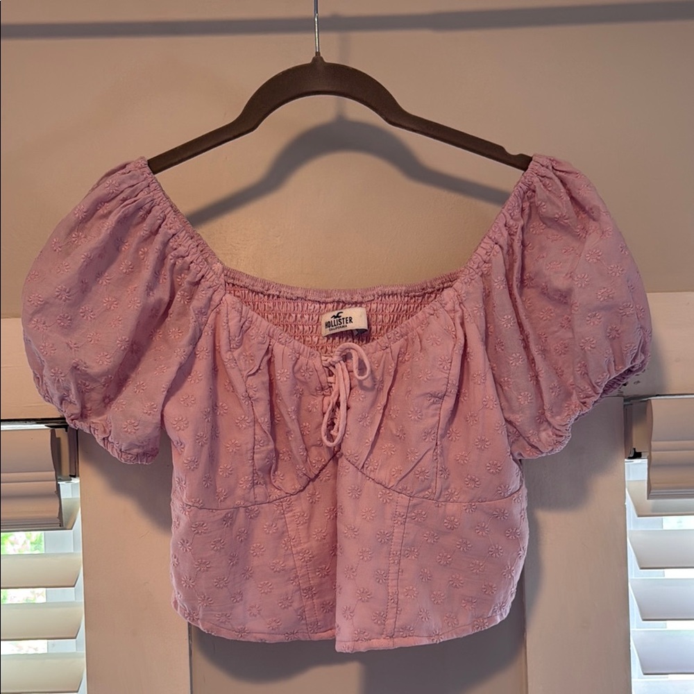 Hollister Pink Puff Sleeve Crop Blouse